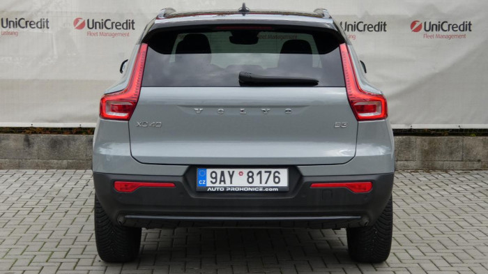 Volvo XC40 B3 mHEV Plus Dark aut. na operativní leasing