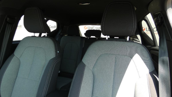 Volvo XC40 B4 AWD Plus Dark na operativní leasing