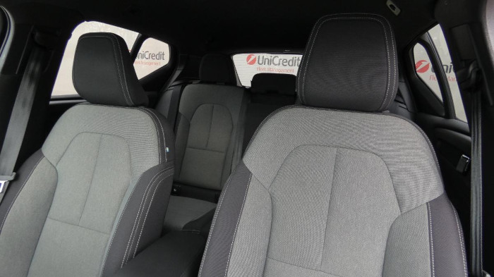 Volvo XC40 B4 FWD Core DCT na operativní leasing