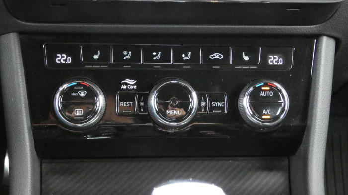 Škoda Superb 2.0 TDI DSG Sportline na operativní leasing