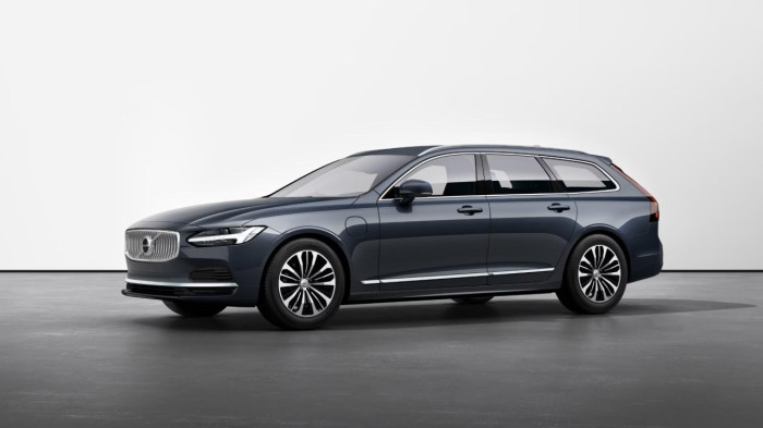 Volvo V90 T6 AWD Plug-in Hybrid CORE na operativní leasing