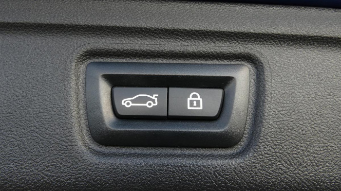 BMW Řada 3 330d Touring  xDrive na operativní leasing