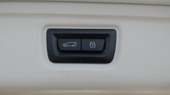 BMW Řada 3 318i Advantage Touring na operativní leasing