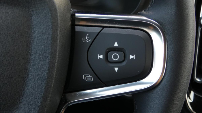 Volvo XC40 B3 mHEV Core aut. na operativní leasing