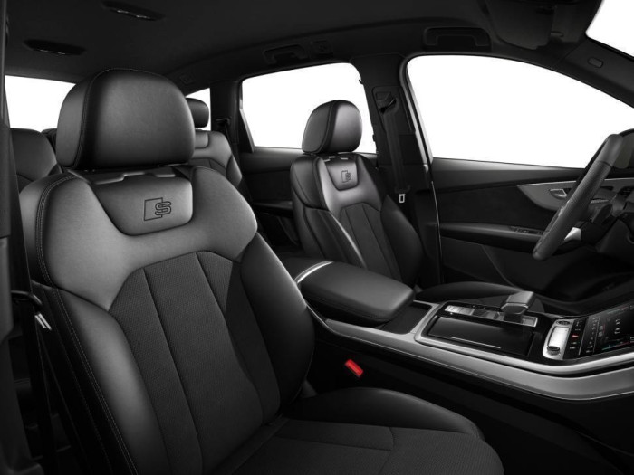 Audi Q7 SUV Sline TDI quattro 210 kW 8TT na operativní leasing