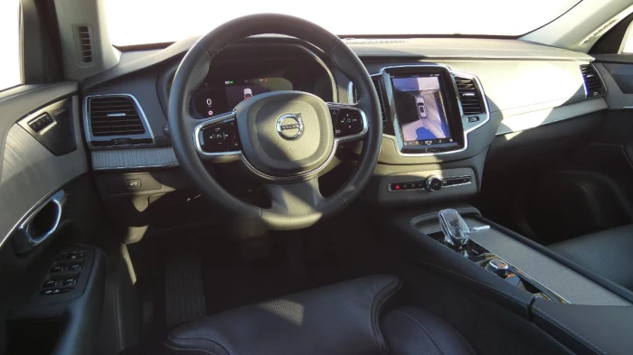Volvo XC90 B5 AWD Drive-E mHEV Glossy Bla na operativní leasing