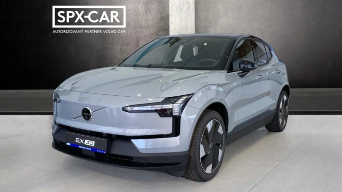 Volvo EX30 ULTRA, Single Motor Extended Range, 200 kW / 272 HP na operativní leasing