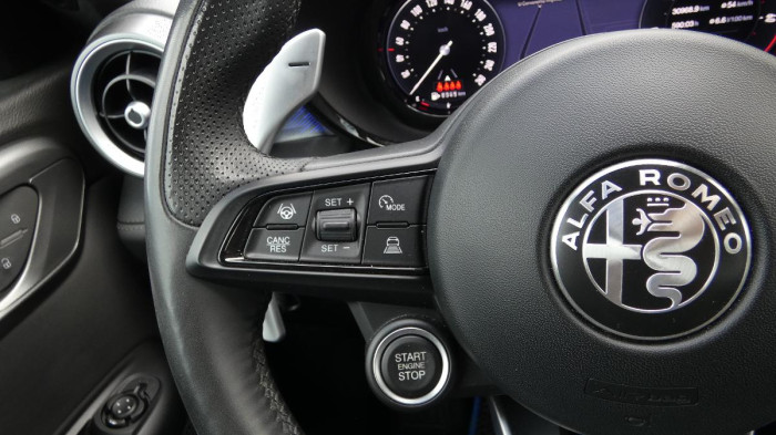 Alfa Romeo Tonale 1.5 e-Hybrid Edizione Speciale na operativní leasing