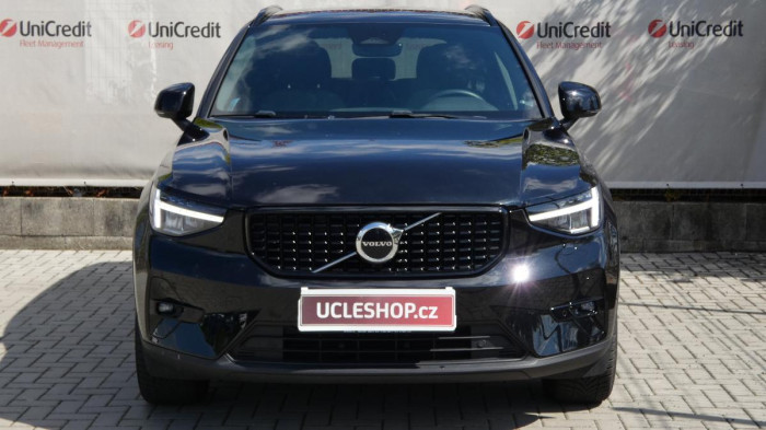 Volvo XC40 B4 AWD Core DCT na operativní leasing