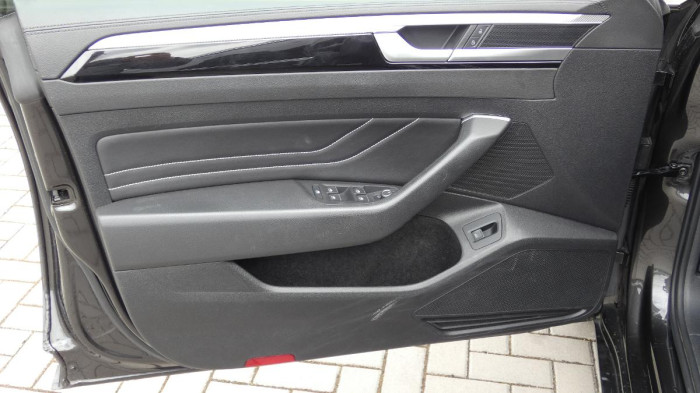 Volkswagen Arteon 1.5 TSI R-line na operativní leasing