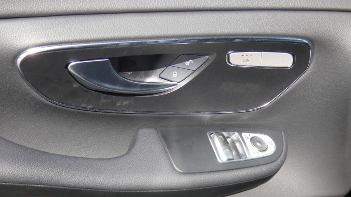 Mercedes-Benz Třídy V 300d AMG 9G Tronic na operativní leasing