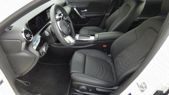 Mercedes-Benz Třídy A 180 Sedan Progessive na operativní leasing