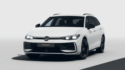 Volkswagen Passat R-Line 2,0 TSI 150 kW na operativní leasing
