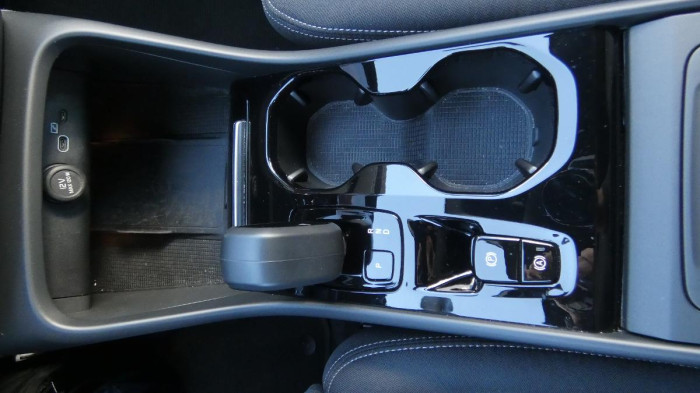 Volvo XC40 B3 PLUS DARK DCT na operativní leasing