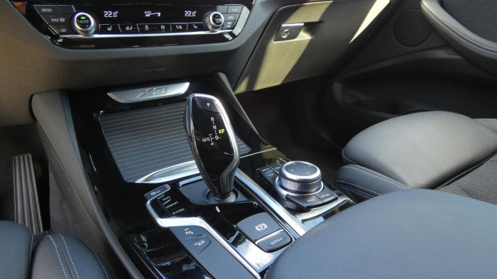 BMW X3 2.0 xDrive20i X-LINE na operativní leasing