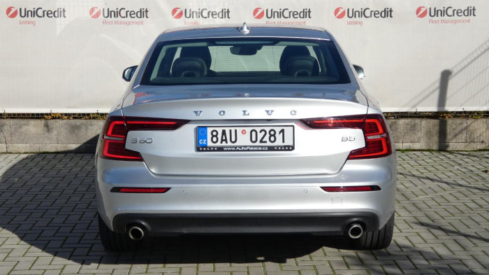 Volvo S60 B5 FWD Inscription Auto na operativní leasing