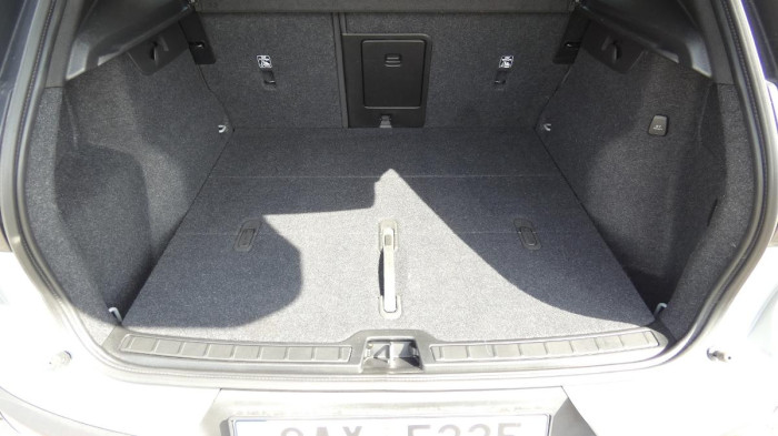 Volvo XC40 B3 Plus Dark na operativní leasing