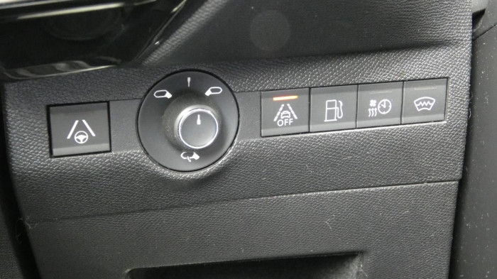 DS Automobiles DS7 Crossback 1.6 E-TENSE 300 EAT8 4x4 Perfo na operativní leasing