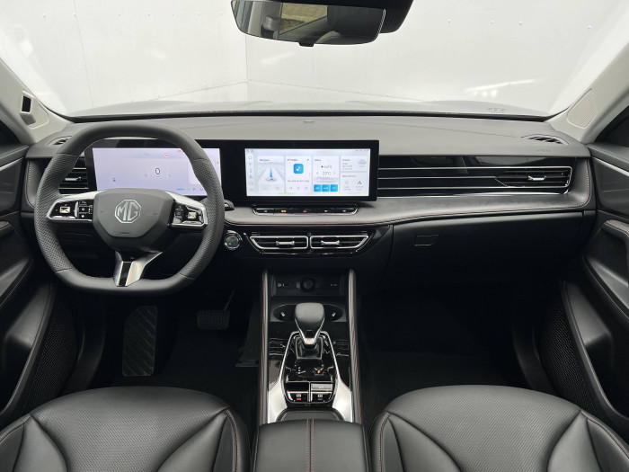 MG HS EXCLUSIVE PHEV 1,5TGI / 200kW na operativní leasing