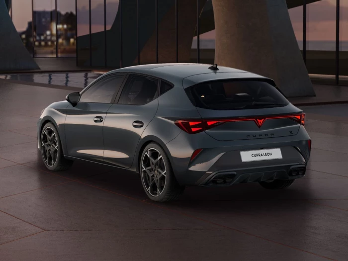 Cupra Leon Hatchback VZ  2.0 TSI 221 kW DSG, 2.0 TSI 221 kW DSG na operativní leasing
