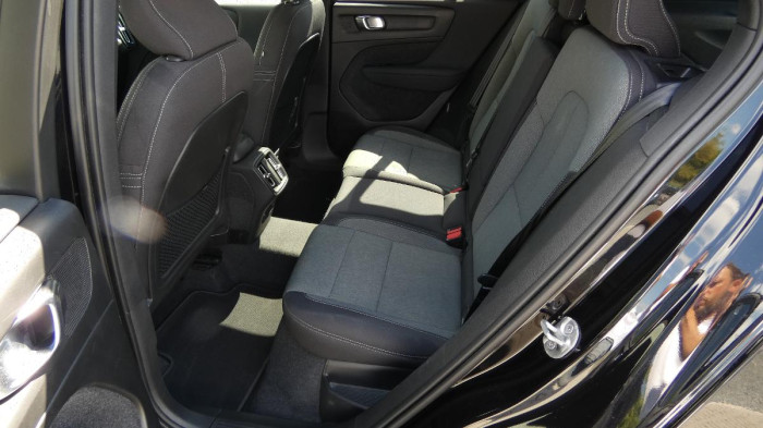 Volvo XC40 B4 AWD Core DCT na operativní leasing