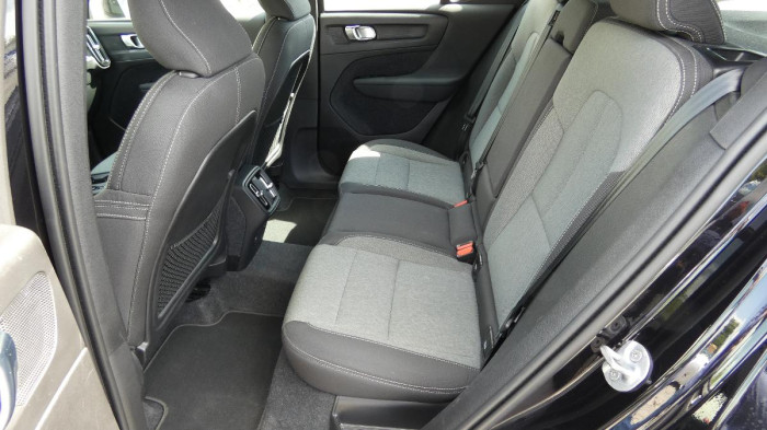 Volvo XC40 B3 mHEV Core aut. na operativní leasing