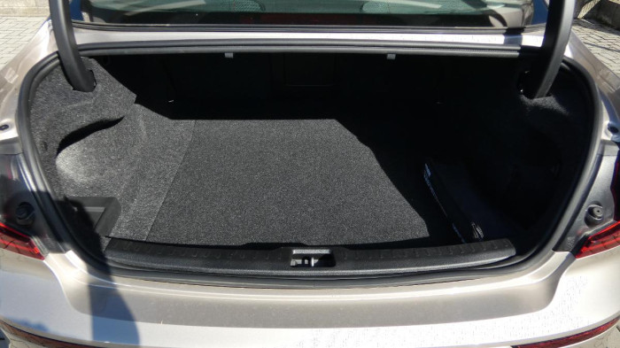 Volvo S60 B5 AWD Ultimate Dark na operativní leasing