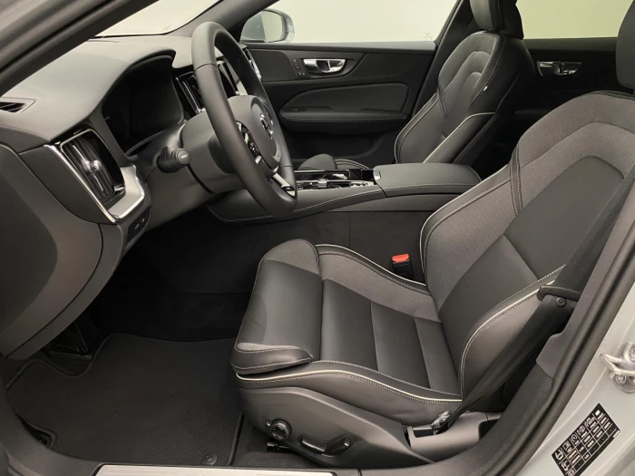 Volvo V60 T6 AWD Plug-in H. BRIGHT PLUS na operativní leasing