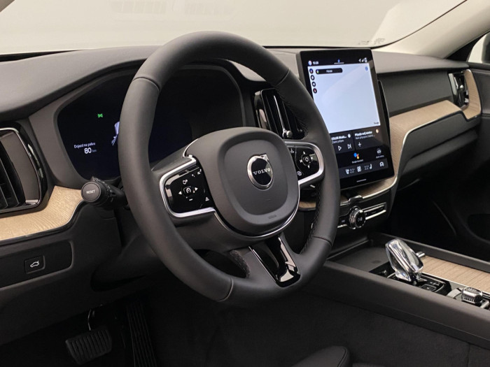 Volvo XC60 T6 AWD AUT BRIGHT PLUS na operativní leasing