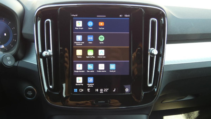 Volvo XC40 B4 AWD Core DCT na operativní leasing