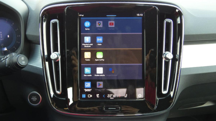 Volvo XC40 B3 Plus Dark na operativní leasing