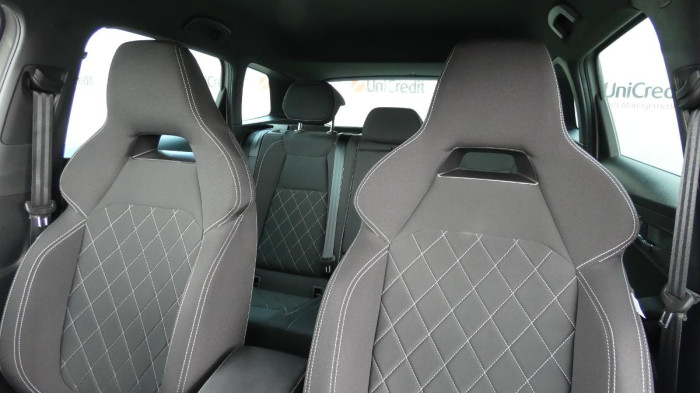 Škoda Karoq 1,5 TSI DSG Sportline na operativní leasing