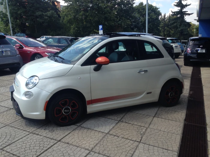Fiat 500 e sport na operativní leasing