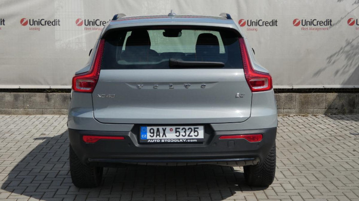 Volvo XC40 B3 Plus Dark na operativní leasing