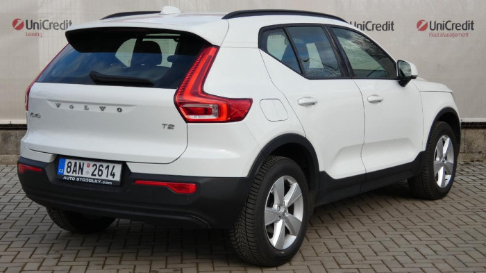 Volvo XC40 T2 FWD Momentum Auto na operativní leasing