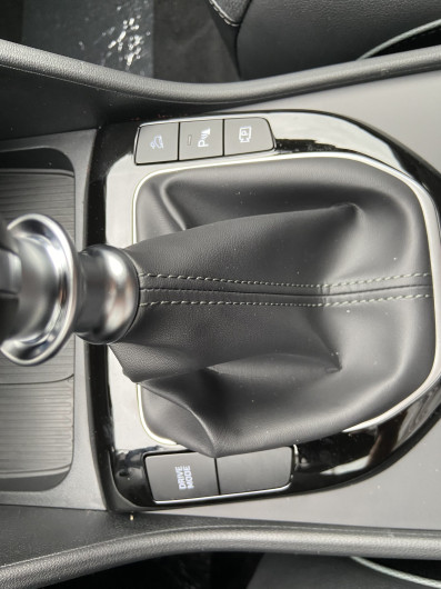 25 1,6 TGDI MT 20 YEARS LUXURY na operativní leasing