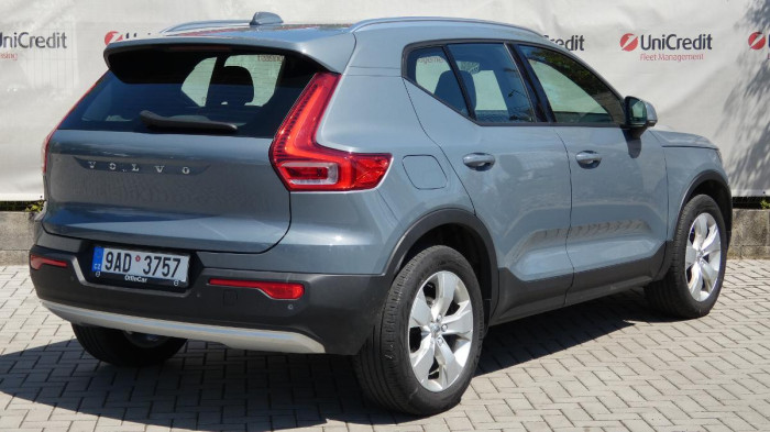 Volvo XC40 B3 FWD Momentum na operativní leasing