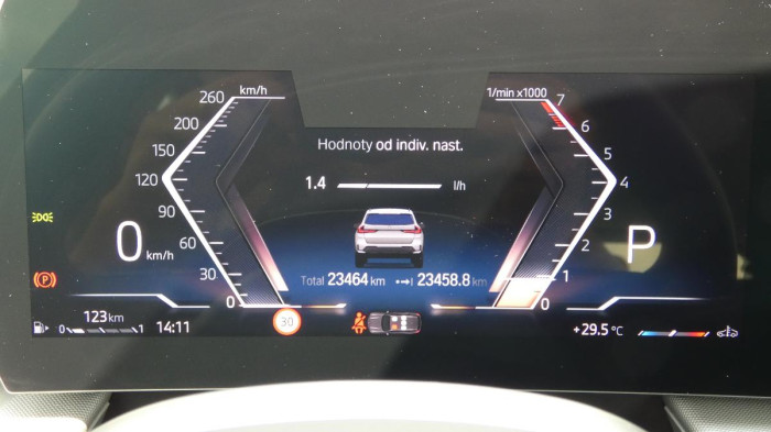 BMW X1 sDrive 18i na operativní leasing