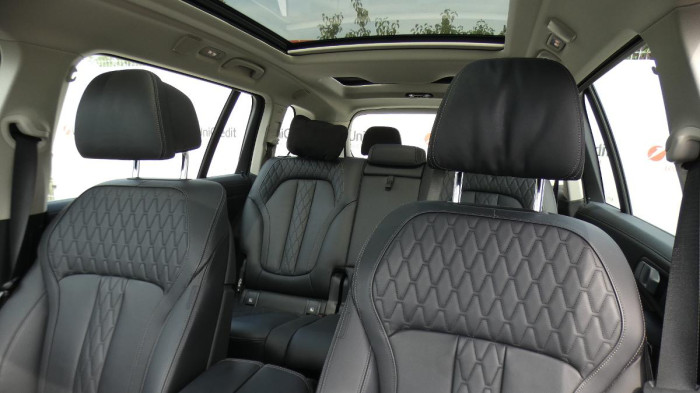BMW X7 xDrive 40d Luxury na operativní leasing