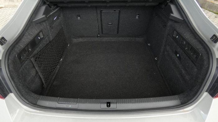 Škoda Superb 2.0 TDI DSG Sportline na operativní leasing