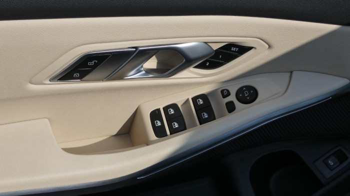 BMW Řada 3 330d xDrive AT na operativní leasing