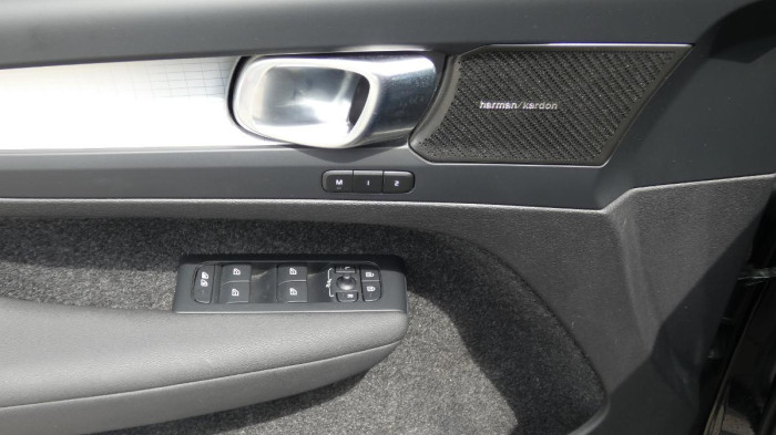 Volvo XC40 B3 Bright Plus aut. na operativní leasing