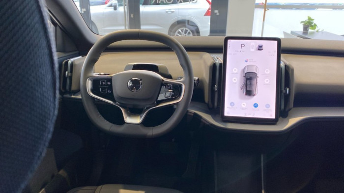 Volvo EX30 PLUS, Twin Motor Performance, 315 kW / 428 HP na operativní leasing