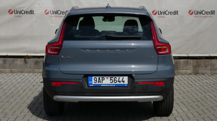 Volvo XC40 B3 mHEV Core aut. na operativní leasing