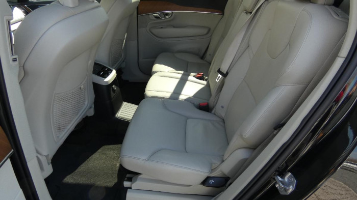 Volvo XC90 T8 Plug-in Hybrid Inscription, na operativní leasing