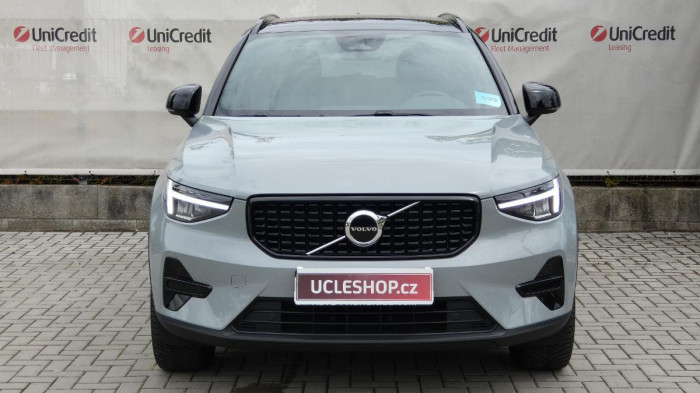 Volvo XC40 B3 mHEV Plus Dark aut. na operativní leasing