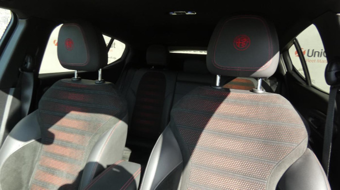 Alfa Romeo Tonale 1.5 e-Hybrid Edizione Speciale na operativní leasing