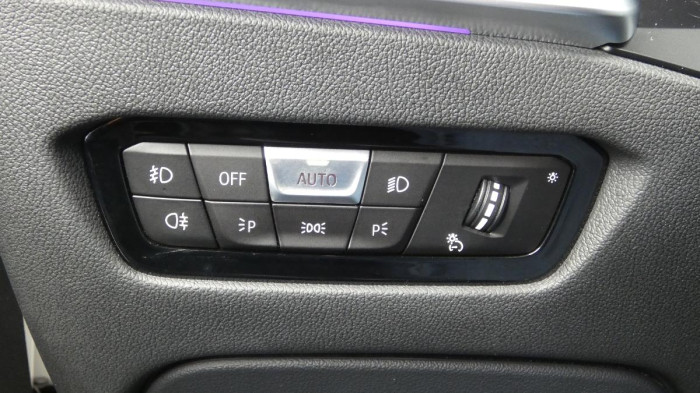 BMW Řada 3 330e xDrive M Sport Plug-in Hy na operativní leasing