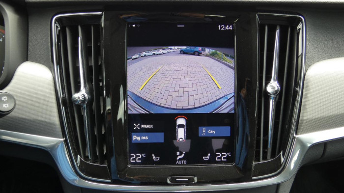 Volvo V90 B4 mHEV AWD aut. Momentum Pro na operativní leasing