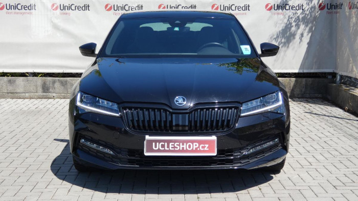 Škoda Superb 2.0 TSI DSG Sportline na operativní leasing